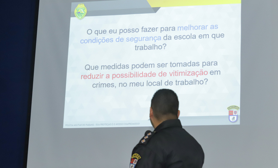 Professores, pedagogos e funcionários fazem simulado de segurança nas escolas do Paraná