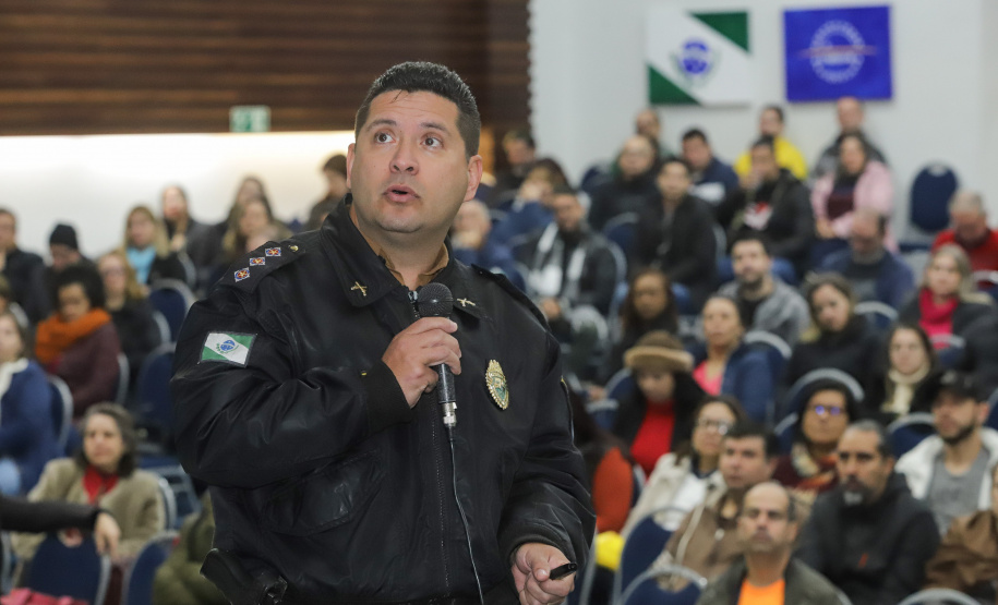 Professores, pedagogos e funcionários fazem simulado de segurança nas escolas do Paraná