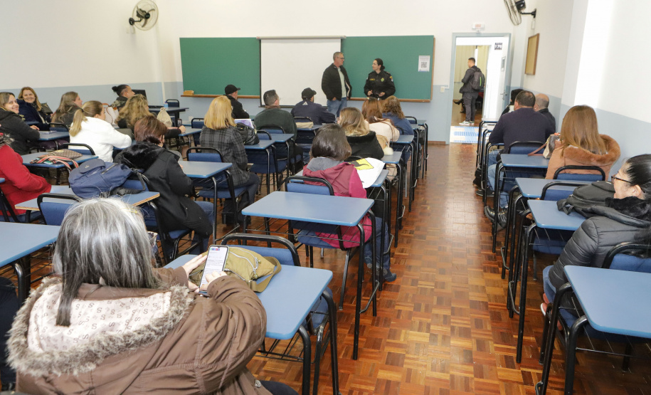 Professores, pedagogos e funcionários fazem simulado de segurança nas escolas do Paraná