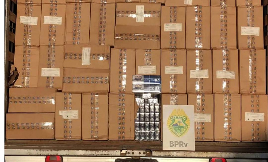 Polícia Militar apreende 40 mil pacotes de cigarro contrabandeados na PR-239