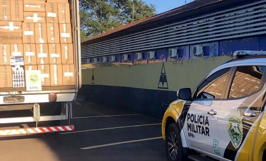 Polícia Militar apreende 40 mil pacotes de cigarro contrabandeados na PR-239