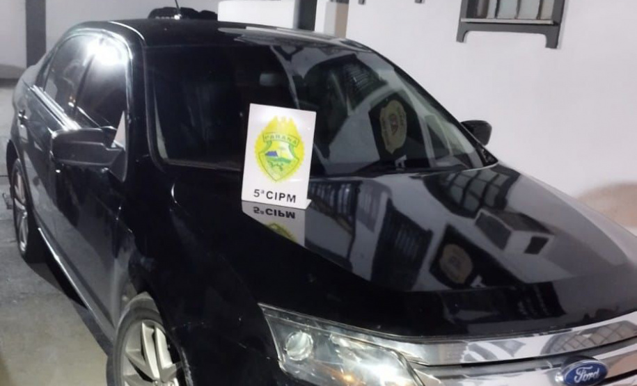 Policiais militares da 5ª Companhia Independente apreenderam mais de 190 quilos de drogas em Cianorte, na região Noroeste do Paraná, no início da madrugada desta segunda-feira (12). Os policiais realizavam um patrulhamento pela Avenida Pernambuco, em uma