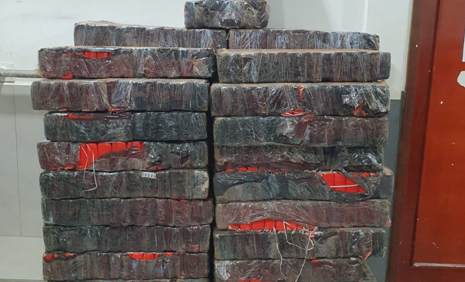Polícia Militar apreende mais de 700 quilos de droga no Interior