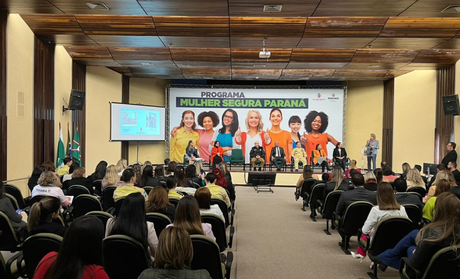 Para reduzir a violência doméstica e feminicídio, Paraná lança Programa Mulher Segura