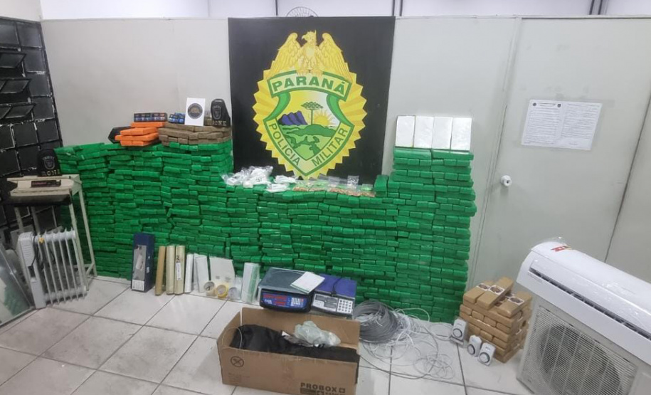 Operações policiais apreendem 1,7 mil quilos de drogas em Curitiba e Santa Helena