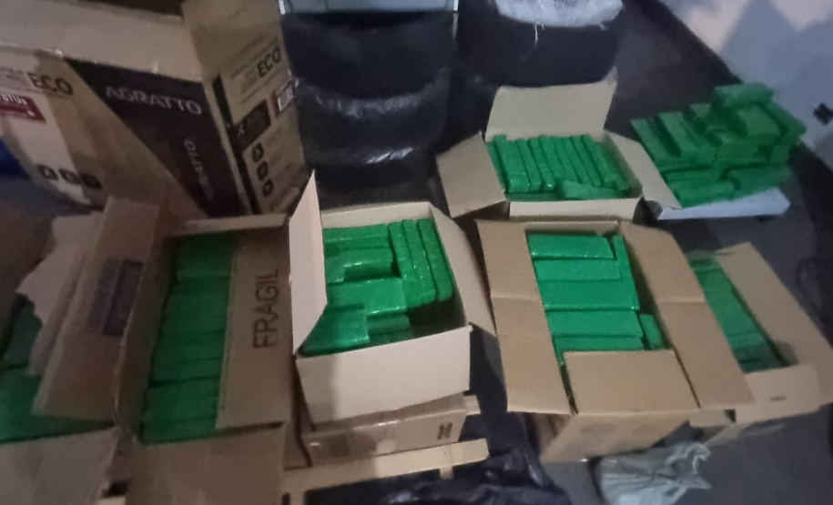 Operações policiais apreendem 1,7 mil quilos de drogas em Curitiba e Santa Helena