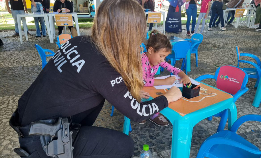 PCPR na Comunidade oferece atendimento à população de Jacarezinho na 28ª Fetexas