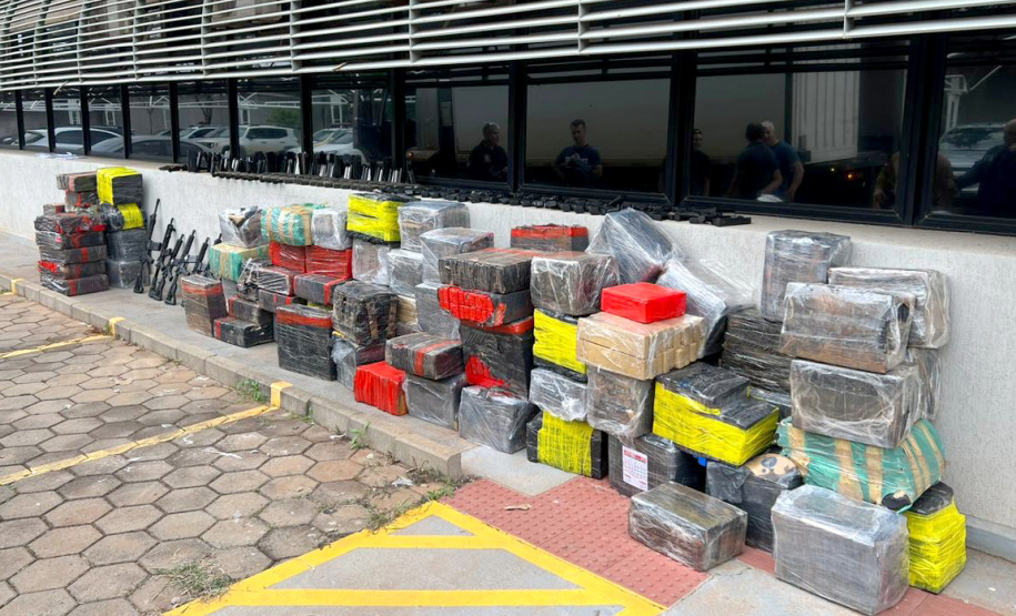 Forças de segurança apreendem 82 armas e duas toneladas de drogas na região Norte