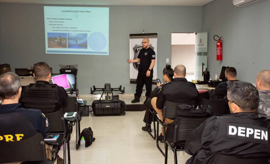 Policiais de Londrina são habilitados como pilotos de drones