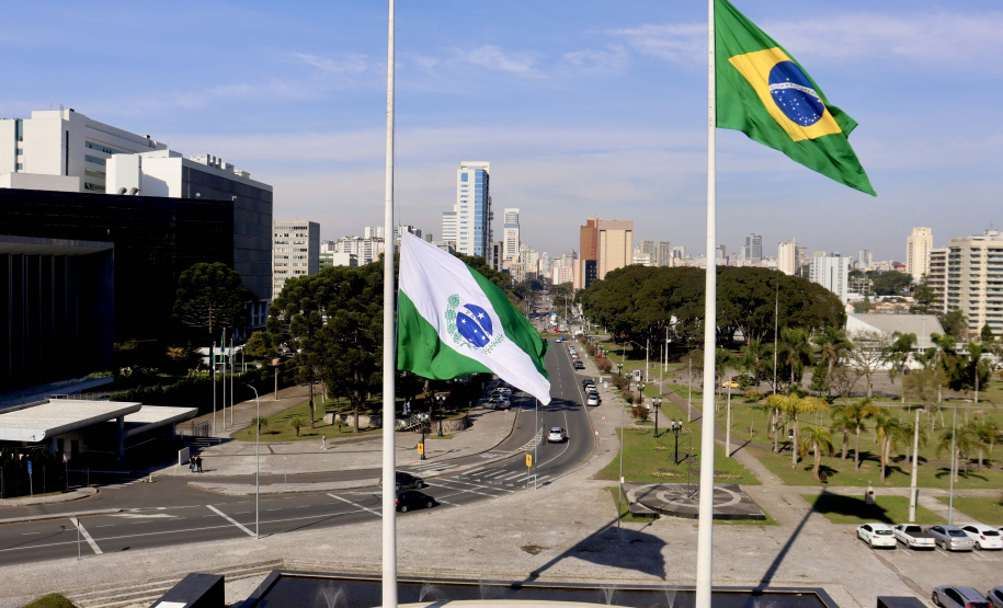 Governo do Paraná lamenta mortes e explosão em cooperativa de Palotina