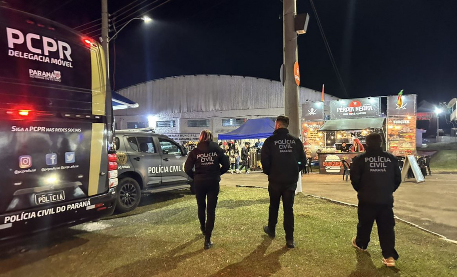 A Polícia Civil do Paraná (PCPR) levou serviços de polícia judiciaria e orientações, durante o PCPR na Comunidade, que aconteceu nos dias 13 a 16 de julho, na 28ª Fetexas, em Jacarezinho.  