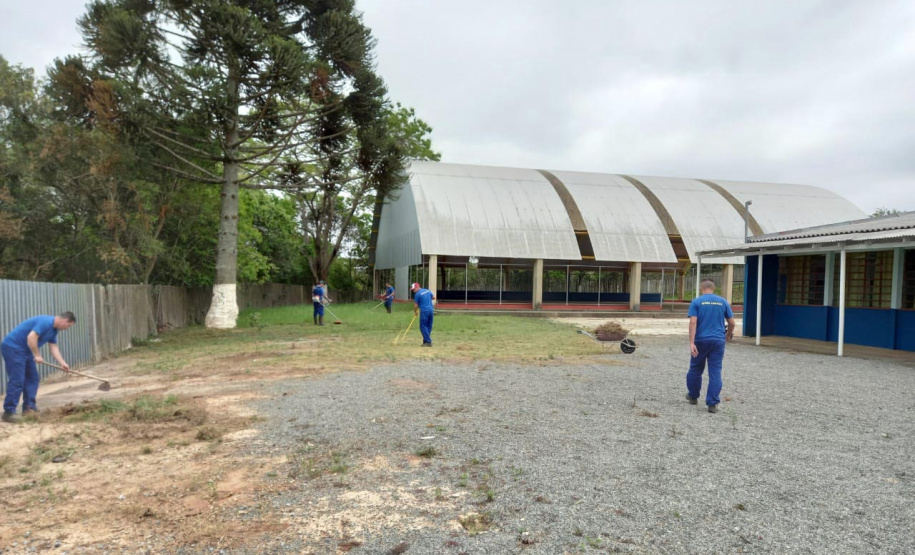 Programa que emprega mão de obra de presos na melhoria de escolas é reforçado no Sudoeste