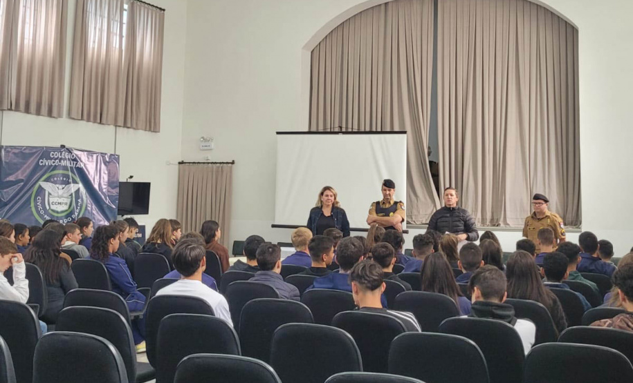 Polícia Militar reforça policiamento e ações educativas junto à comunidade escolar