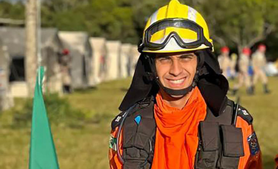 Bombeiro paranaense vai ajudar a combater incêndios no Canadá