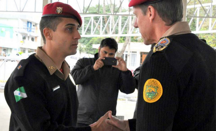 Bombeiro paranaense vai ajudar a combater incêndios no Canadá