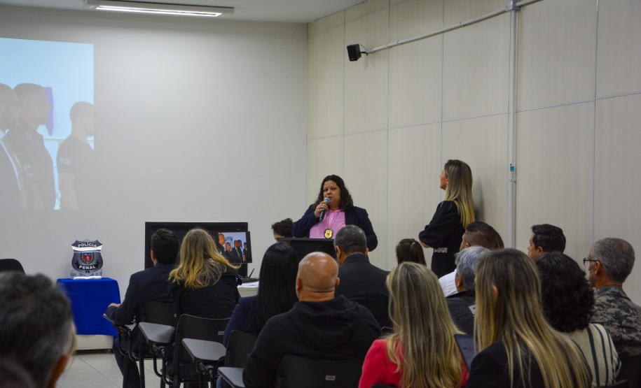 Polícia Penal do Paraná inicia entrega de novas identidades funcionais aos servidores