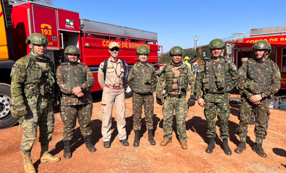 Bombeiros militares participam de operação humanitária no Paraná