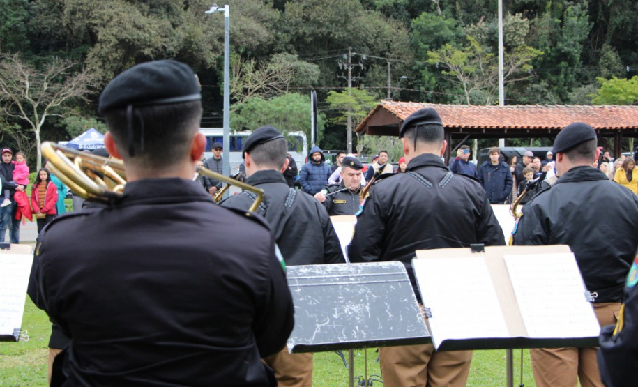 Banda da PM se apresenta no Parque Barigui em comemoração aos 169 anos da corporação