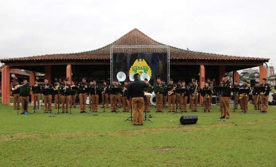 Banda da PM se apresenta no Parque Barigui em comemoração aos 169 anos da corporação