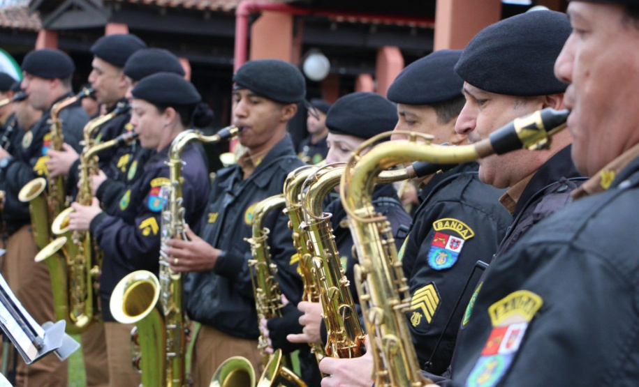 Banda da PM se apresenta no Parque Barigui em comemoração aos 169 anos da corporação