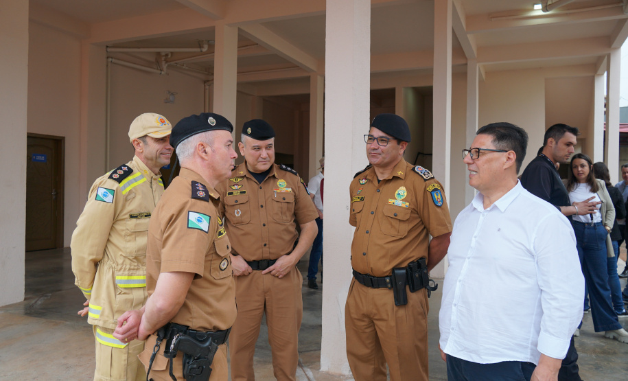 Comandante-geral da Pollícia Militar do Paraná entrega 3 viaturas em Dois Vizinhos