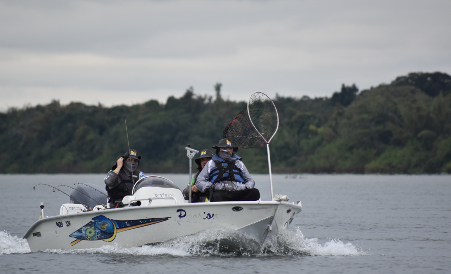 Torneio de pesca em alusão ao aniversário da PMPR movimenta a cidade de Porto Rico