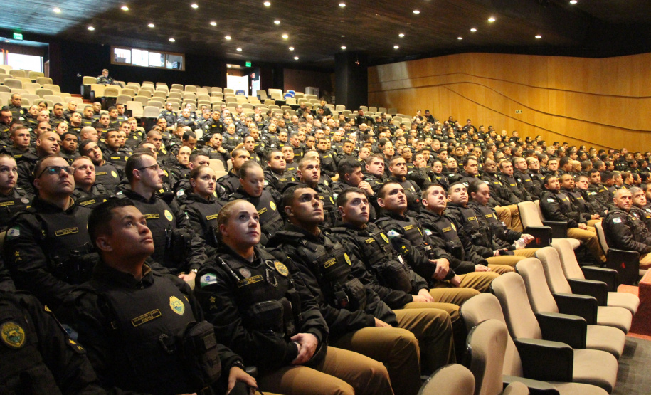Na reta final da formação, 2,5 mil praças da PMPR passam por ciclo de palestras