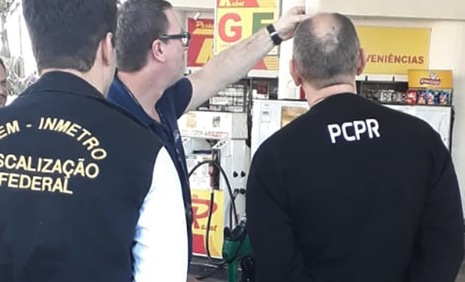 Polícia Civil do Paraná e Ipem interditam duas bombas em posto de combustíveis