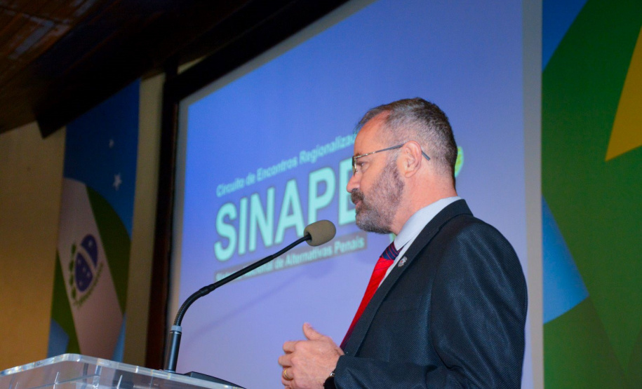 Encontro que debate implementação de sistema nacional de alternativas penais é realizado em Curitiba