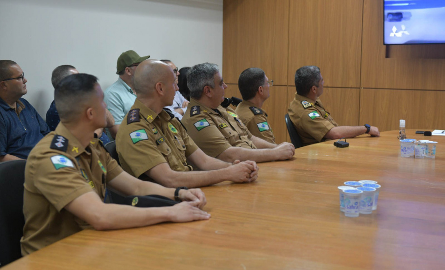 Comandante-geral da PMPR entrega viaturas em Santa Terezinha de Itaipu