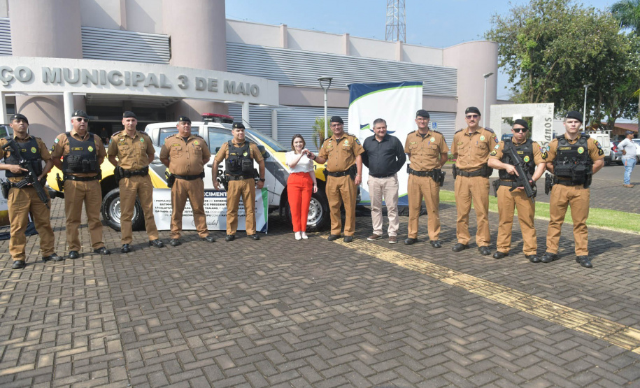 Comandante-geral da PMPR entrega viaturas em Santa Terezinha de Itaipu
