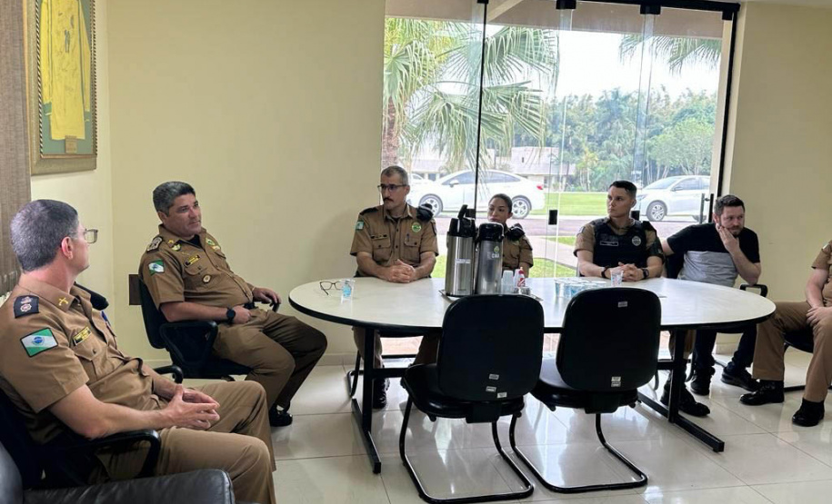 Comandante-geral da PMPR entrega viaturas em Santa Terezinha de Itaipu