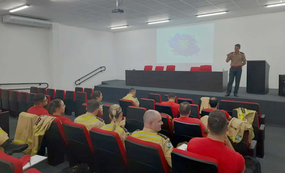 Corpo de Bombeiros do Paraná promove curso de aperfeiçoamento para oficiais