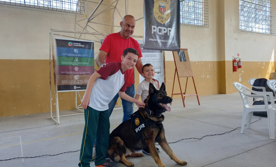 PCPR na Comunidade leva serviços gratuitos para mais de 400 pessoas em Colombo