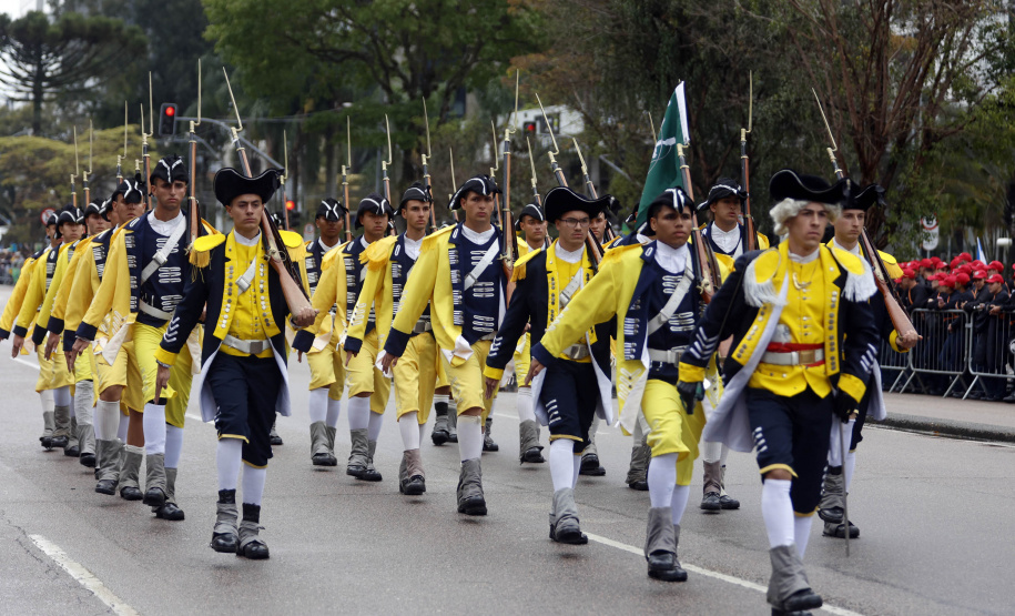 Desfile da Independência deve reunir quase 4 mil participantes em Curitiba