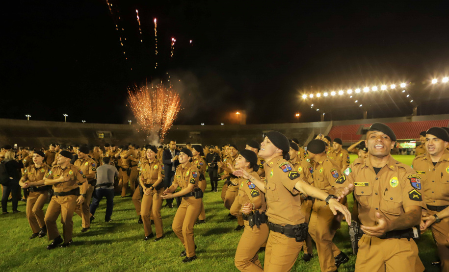 PM completa formatura história com 319 soldados que vão reforçar o Oeste e Sudoeste