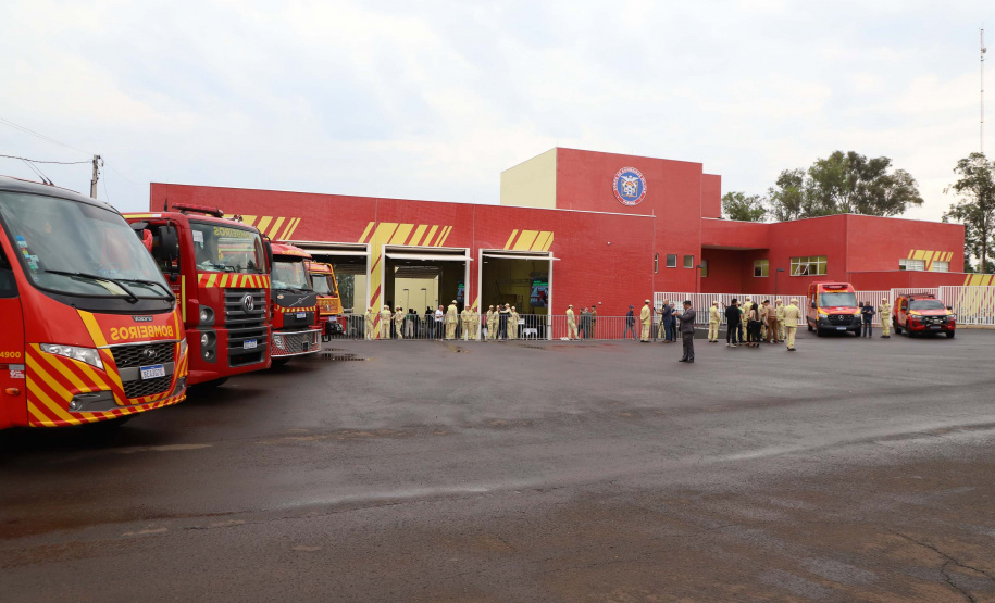 Governador inaugura nova sede do Corpo de Bombeiros de Foz do Iguaçu, a maior do Estado