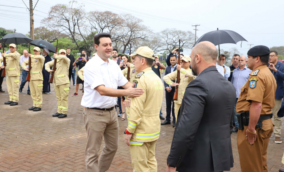 Governador inaugura nova sede do Corpo de Bombeiros de Foz do Iguaçu, a maior do Estado