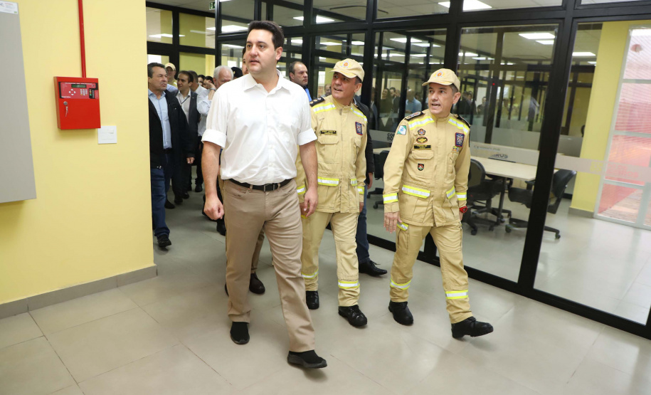 Governador inaugura nova sede do Corpo de Bombeiros de Foz do Iguaçu, a maior do Estado