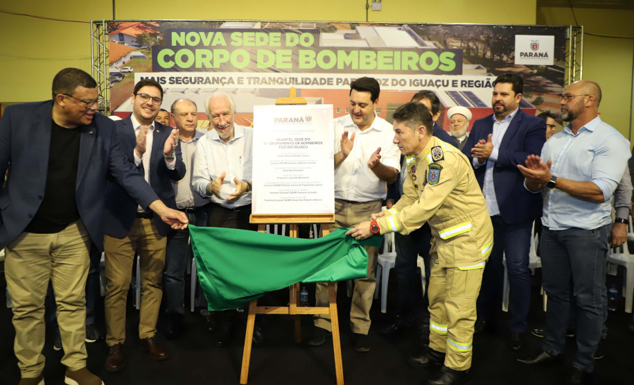 Governador inaugura nova sede do Corpo de Bombeiros de Foz do Iguaçu, a maior do Estado