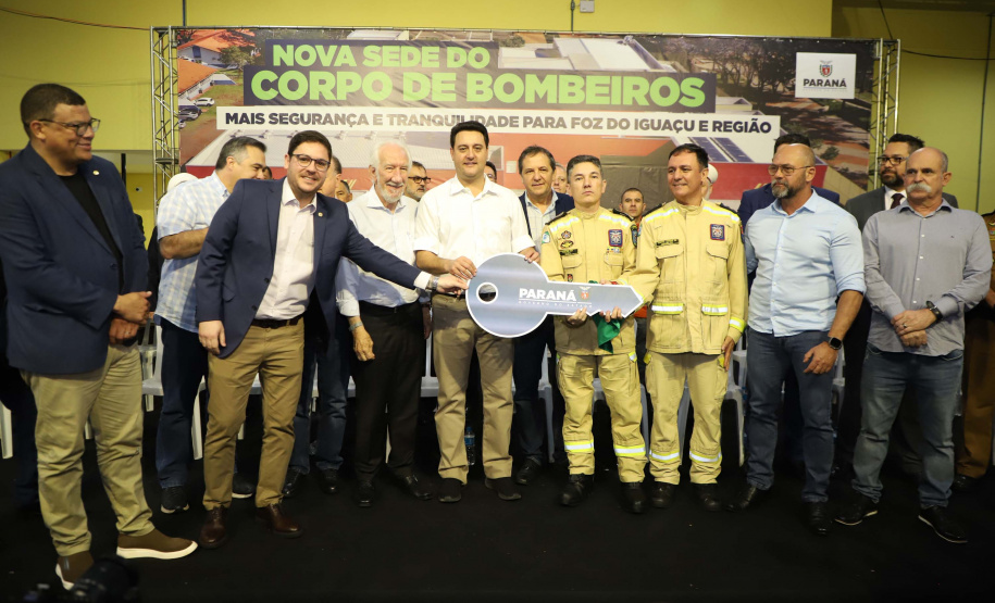 Governador inaugura nova sede do Corpo de Bombeiros de Foz do Iguaçu, a maior do Estado