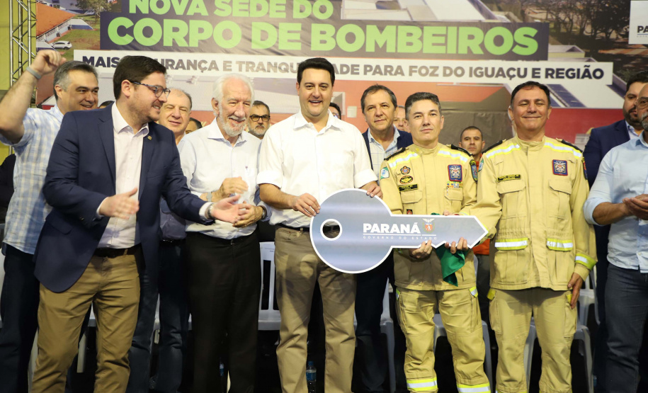 Governador inaugura nova sede do Corpo de Bombeiros de Foz do Iguaçu, a maior do Estado
