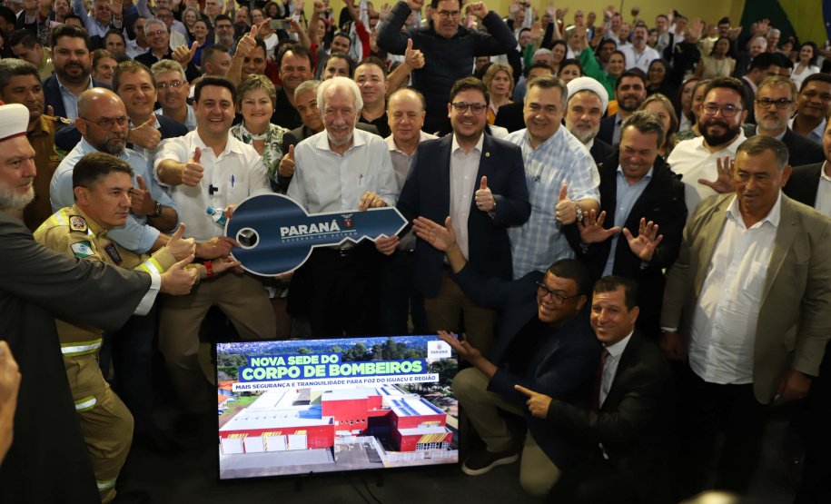 Governador inaugura nova sede do Corpo de Bombeiros de Foz do Iguaçu, a maior do Estado