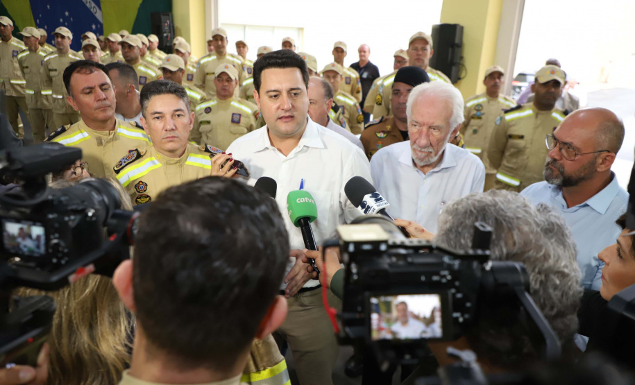 Governador inaugura nova sede do Corpo de Bombeiros de Foz do Iguaçu, a maior do Estado