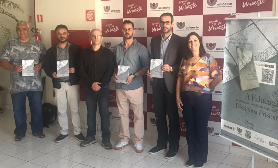 Policial penal explora importância da disciplina nas penitenciárias em livro