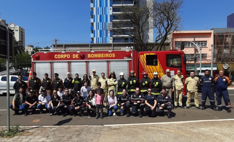 Unidade da Polícia Científica de Maringá participa de atividades em alusão ao Dia Nacional do Trânsito