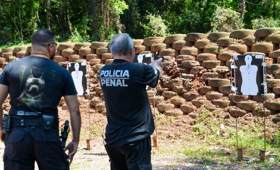 Polícia Penal do Paraná qualifica 140 policiais em treinamento de habilitação de pistola