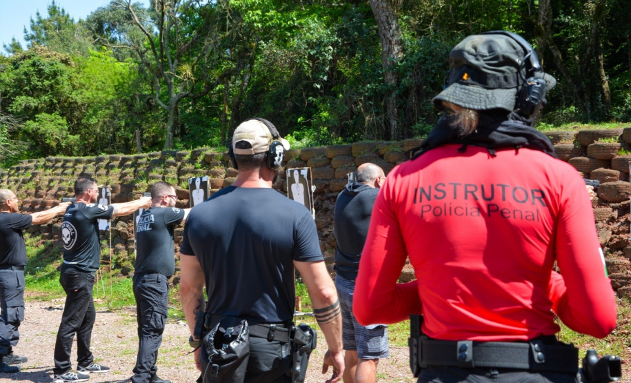 Polícia Penal do Paraná qualifica 140 policiais em treinamento de habilitação de pistola