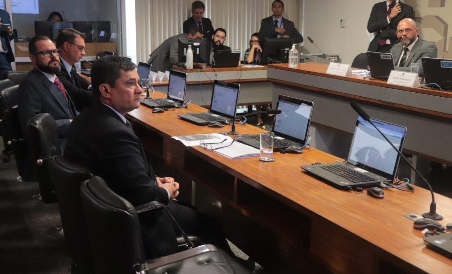 Secretário da Segurança Pública do Paraná participa de audiência pública  no Senado Federal