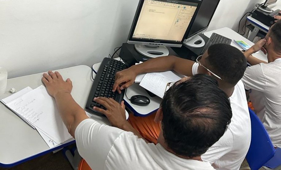 Polícia Penal oferta curso de Operador de Computadores para custodiados de Maringá